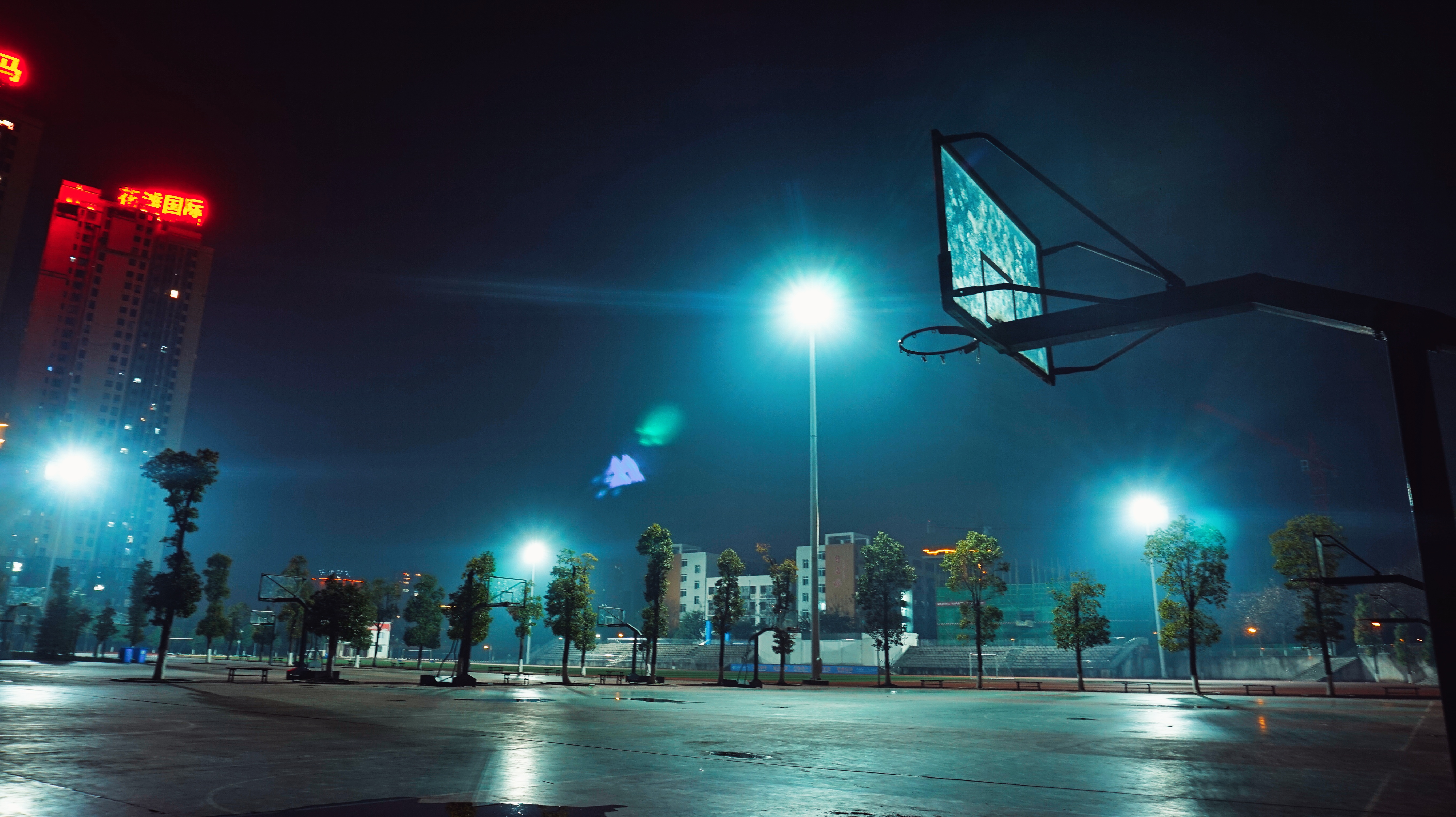 篮球场夜景图片真实图片